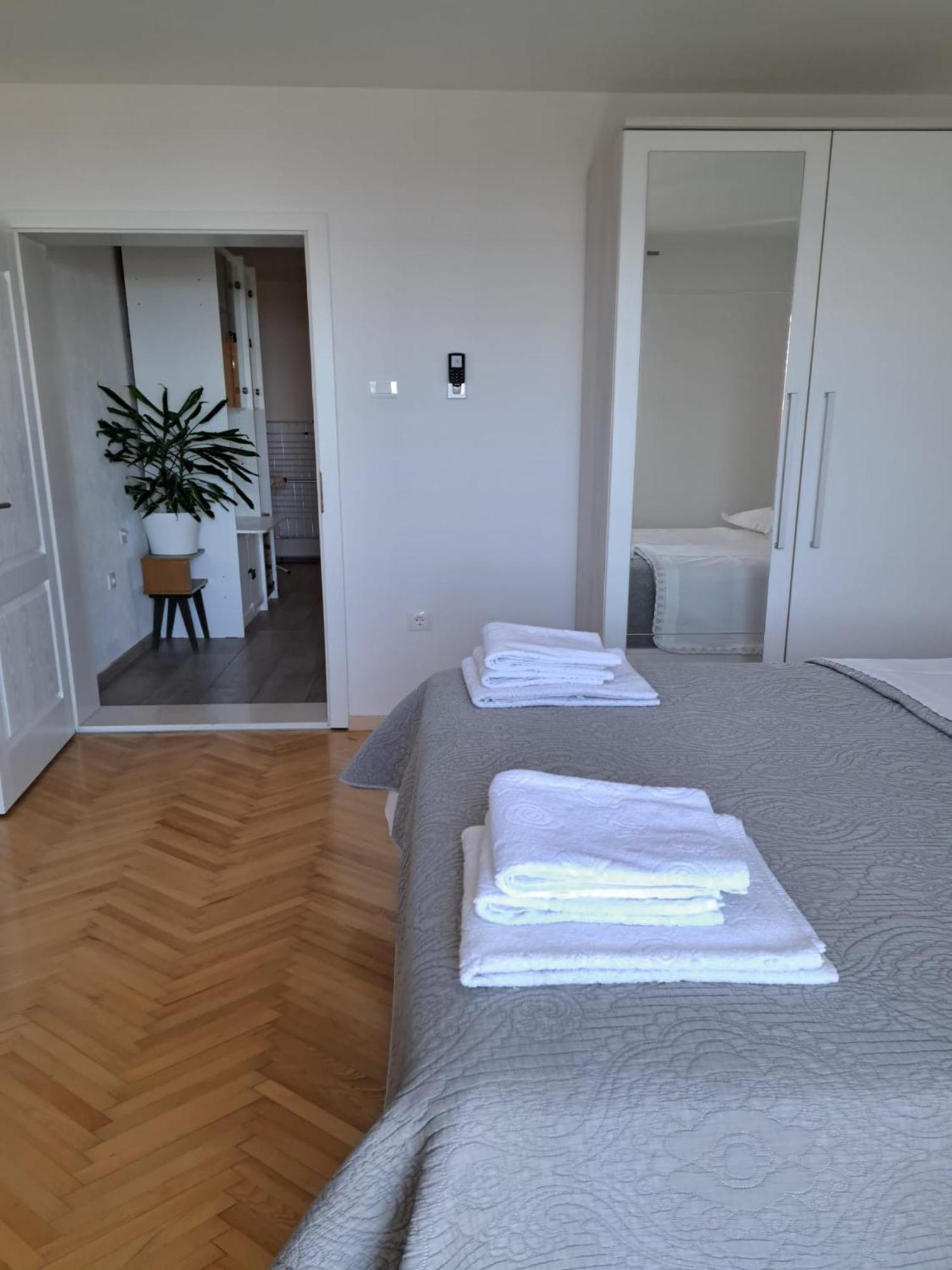 Apartment Adriatic Pavlinovic - *
